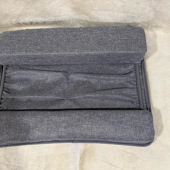 BNIB Hamitor Portable Lap Desk For Laptops up to 15.6” Portable & Lightweight - Picture 2 of 6